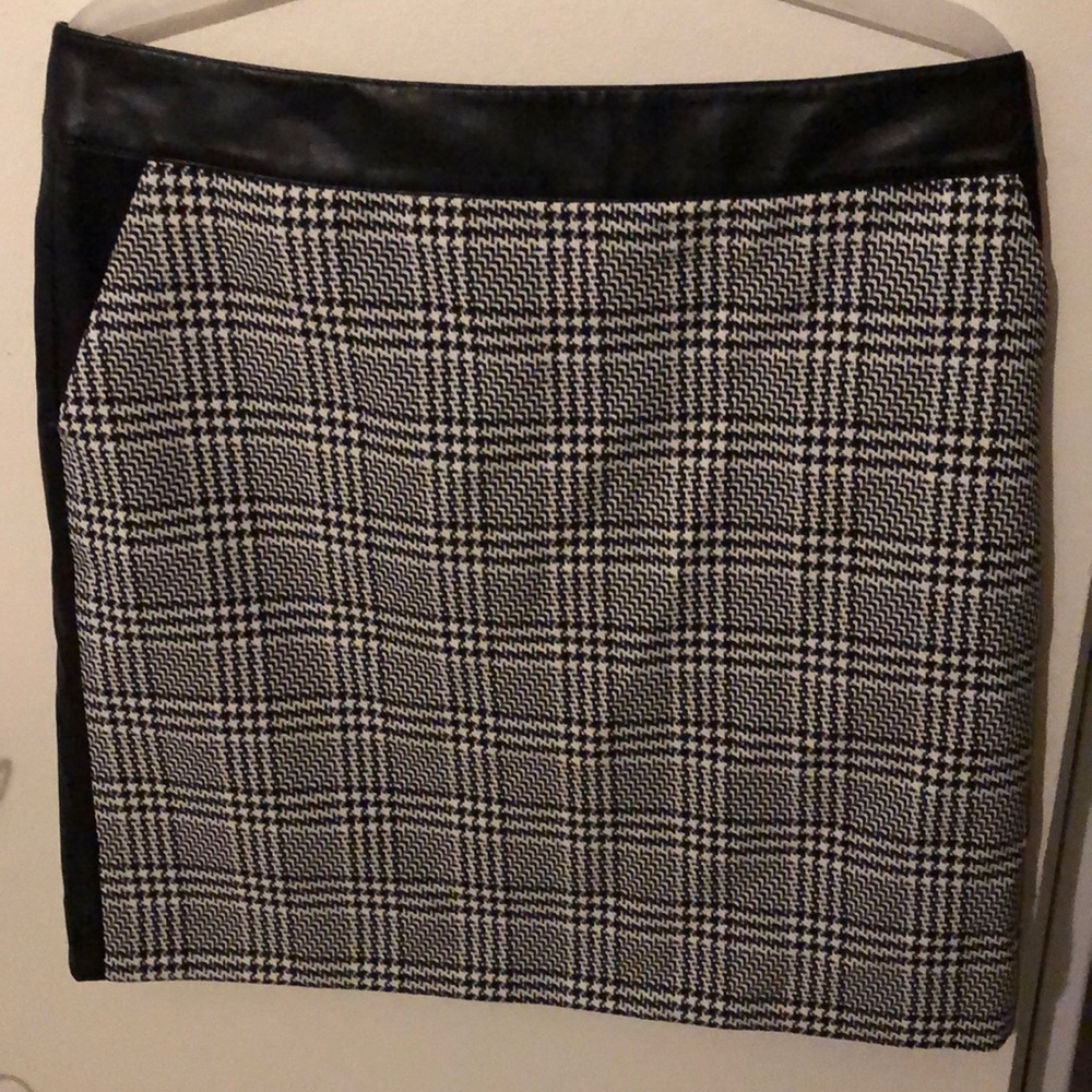 The limited black and white skirt